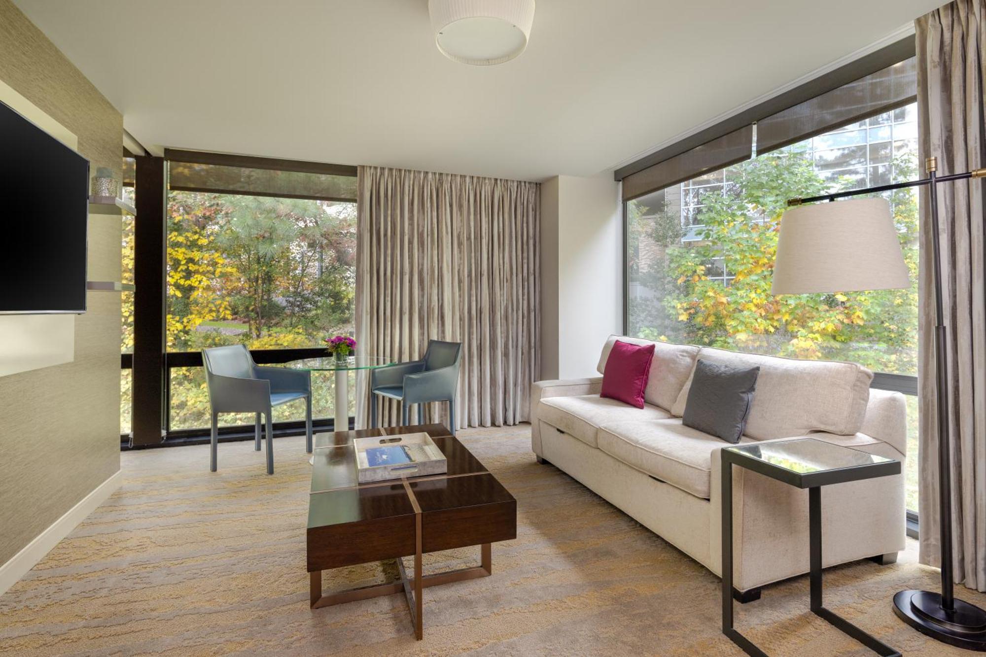 Jb Duke Hotel Durham Bagian luar foto