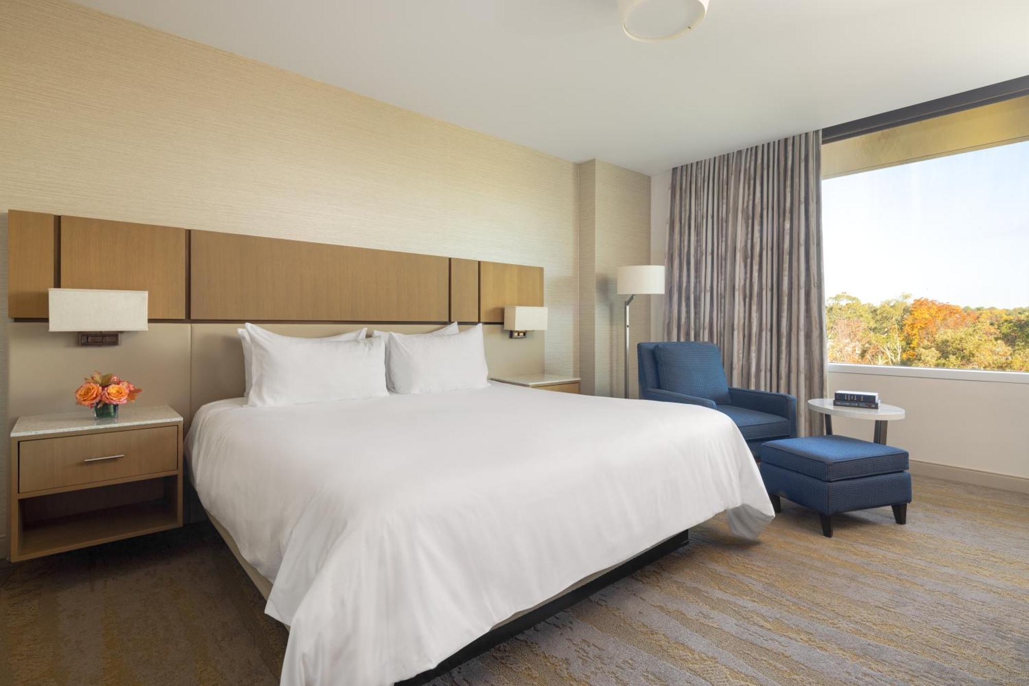 Jb Duke Hotel Durham Bagian luar foto