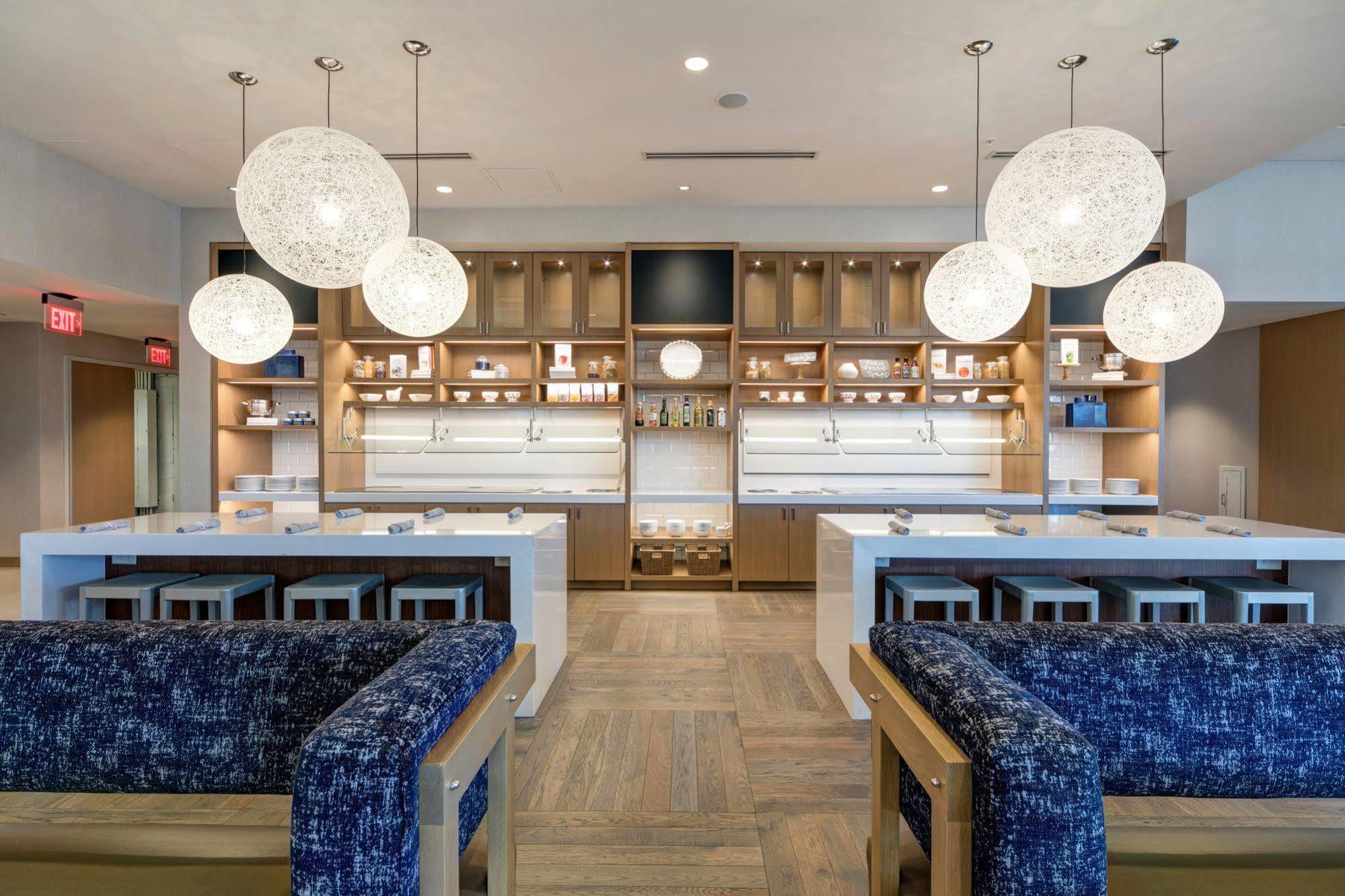 Jb Duke Hotel Durham Bagian luar foto