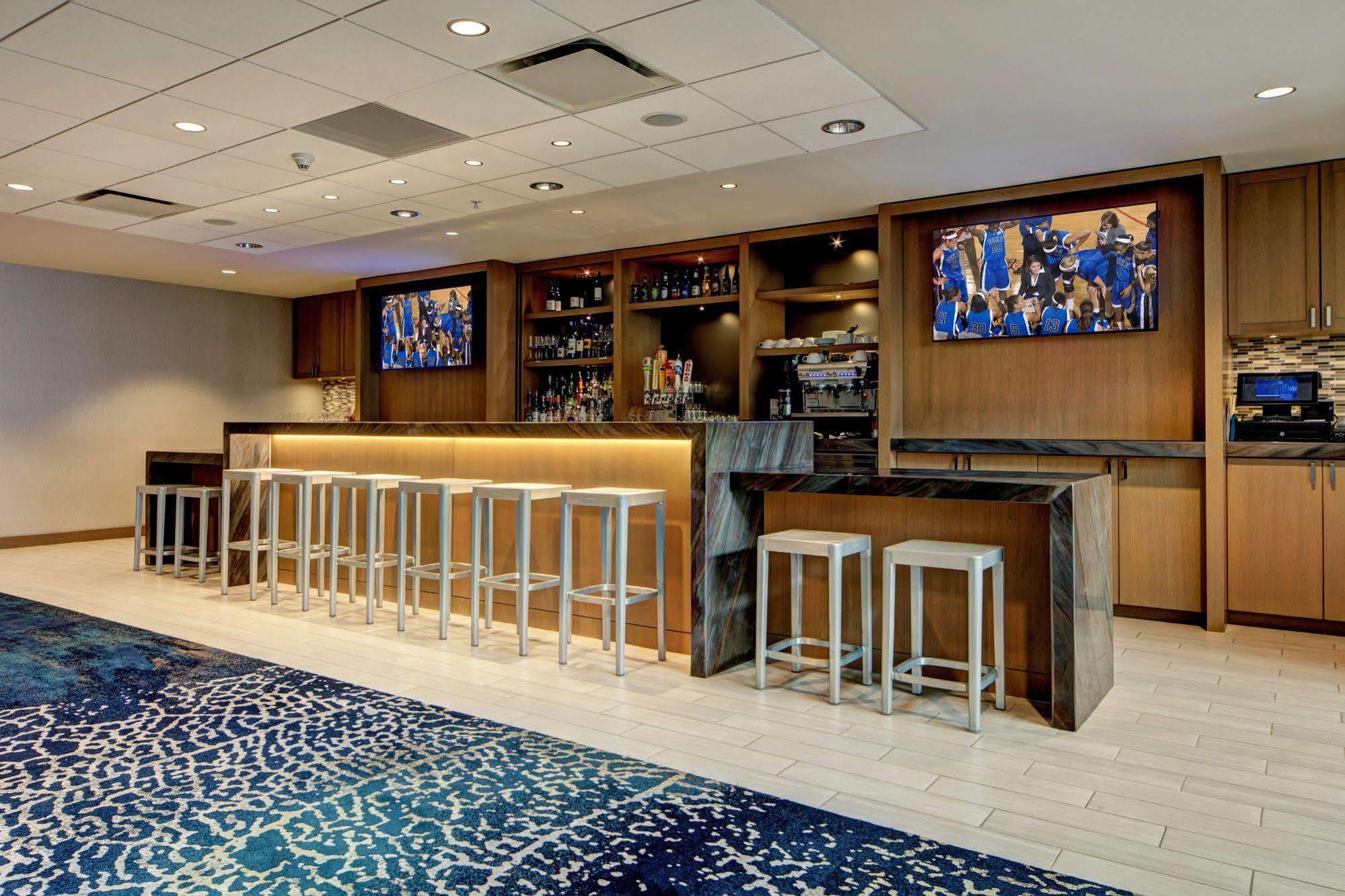 Jb Duke Hotel Durham Bagian luar foto